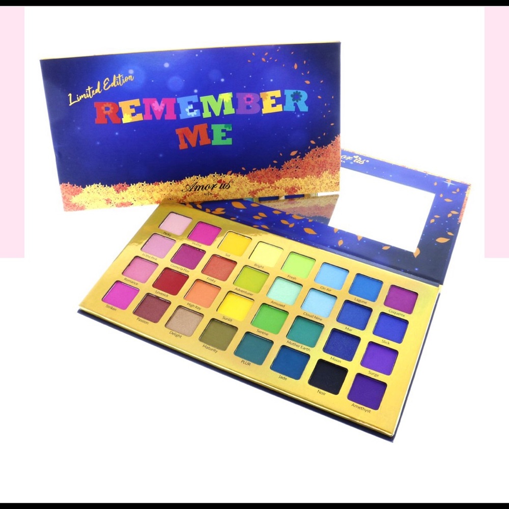 Remember Me 32 pan Eyeshadows palette w/ mirror